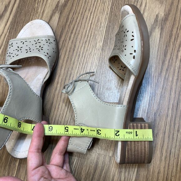 Dansko Liz Floral Perforated Leather Lace-Up Block Heel Sandals 39 8.5-9 - Picture 9 of 11